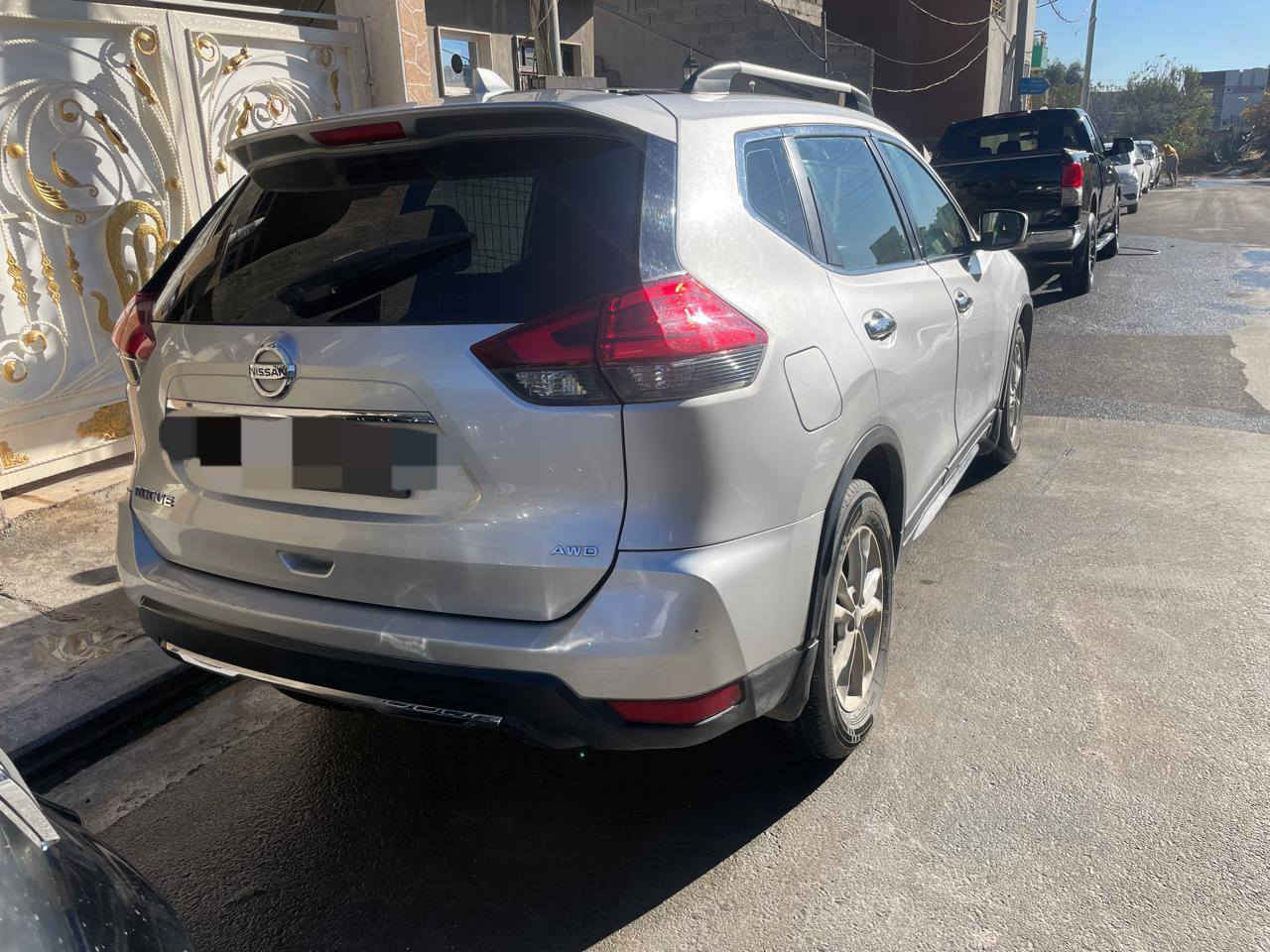 نیسان روج 
مودێل ٢٠١٧
گێرو مەکینە ب شەرت 
دەبل ئەکسن  
رەقەمو سەنەوی جدید  ، تحویل بشەرت 
٢ پارچە و نیڤ بویاغ تێدایە 
٤ تایرە جدید لبنن 
سعر  155$ و مجال
***********
*********** دهوك, العراق
