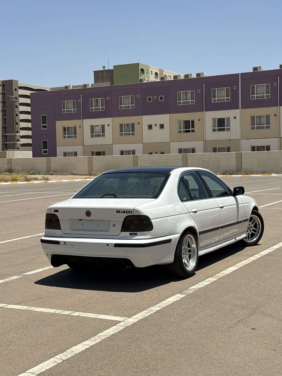 السلام عليكم جميعاً
BMW e39 صقر الشارع ❤️‍🔥
موديل 1997 محدث 2002 
فول فول فول مواصفات للأخير 
بدون ضربة بدون خياس كفالة شواصي لغود گير مكينة جديدات )
( المحرك المرغوب 528 ) السيارة اصل 20 
گير مكينة 528 ‘ 
السيارة 5 بردات بردة خلفية كهرباء فتحة سقف 

كت M كامل 
ويل M 
دوس M 
ترايش M 
دعامية خلفية M 
دعامية امامية M 
درگة M 
كشنات جلد أسود 
كشنات كهرباء 
جام كهرباء 
سنتر لوك قفل وفتح الابواب بصمة 
سوارات امامي متغير اللون على الهاتف 
سقف رولز رايز متغير اللون على الريمونت 
انارة داخلية للابواب والارضية 
انارة اسفل الابواب الخلفية عند الفتح 
مري كهرباء شفط 
شاشة لمس كبيرة 
كامرة خلفية 
داش كام داخلي امامي 
كمبريسر تبريد + بطل + تنظيف وأدامة كاملة للراديتر ومنظومة المياه جديدة صار يومين مسويهن انسى حماوة يعني تبريد ثلج والكمبريسر بيدي فتحتة من مكينة حاوية ياباني يعني لا تجاري ولا تلزيگ ابو الختم دهن قبل 3 ايام مبدل  ليكيمولو + فلتر الدهن + فلتر البانزين + ادامة وتنظيف للنوزلات والبلكات والمجاول والكهربائيات السيارة نگرة تشغل وتطلع بدون متفكر بشي 
ناقصها صبغ فقط لان الكلير محترگ بالجاملغات الخلفية ومخرب شكلها كل هذا وبسعر 83 وبيها مجال وعيوني للشراي
رقم بغداد تحويل مباشر هزة + سنوية جديدة + غرامات صفر للأستفسار أكثر خاص او واتساب 
*********** واتساب فقط 
*********** اتصال فقط بدون واتساب
