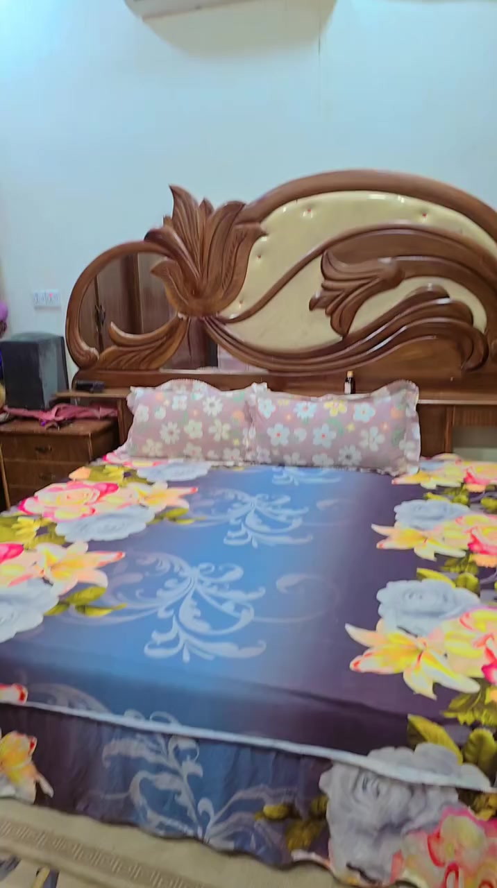 سلام عليكم تخم عشر مقاعد و3 طبلات وية التخم والتيبلم تخم جديد مصرلي شهرين من اخذته مستعجل ع البيعة السعر 400 وبي مجال بسيط عنواني بغداد سكينه + غرفة نوم هاي اريد ابيعها جبت غرفة جديدة قيم واخذ بس خاص متوفر


**إذا كنت صاحب هذا الإعلان وتريد حذفه لأي سبب، رجاءا أرسل رسالة إلى الدعم الفني**