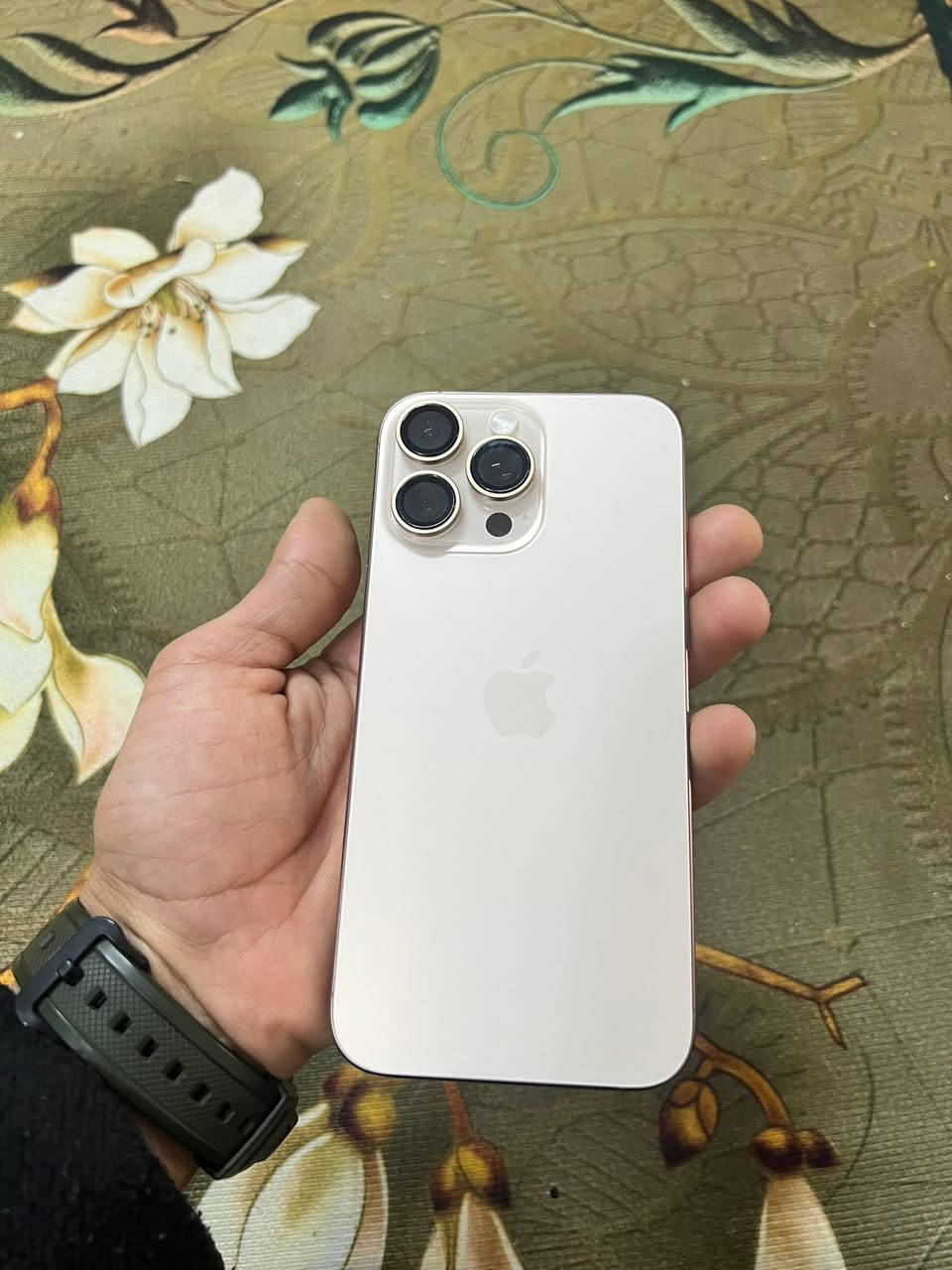 السلام عليكم جهاز 16ابرو ماكس
نضافه ميه بل ميه مكفول كفاله عامه من كولشي 
السعر1200عنواني بسمايه التواصل عله الرقم ***********
