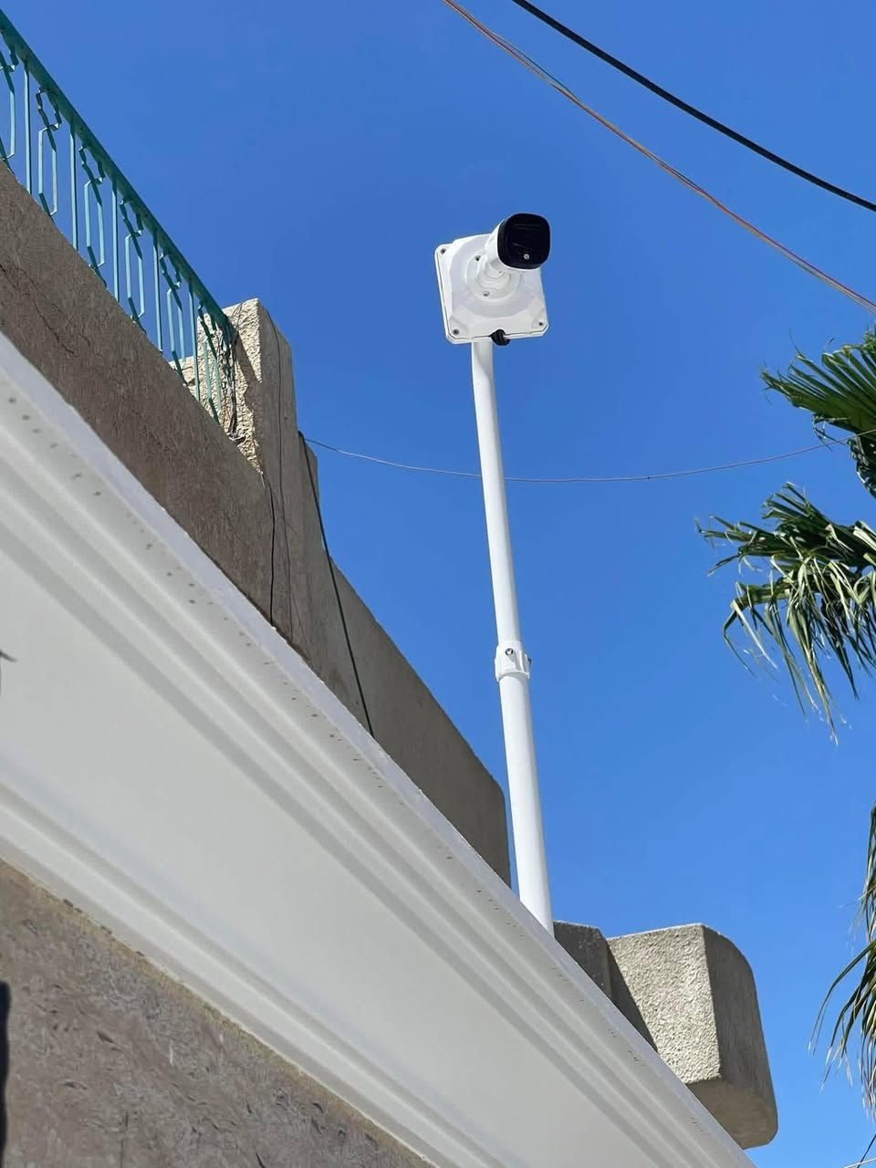 اعمالنا في بغداد
كلها علينا تجهيز ونقل وتنصيب باعلى المواصفات 
منظومة دهوا اربع كاميرات فول كلر وصوت مع يو بي اس مع التنصيب كامل

ويانا صار الليلي ملون حتى بدون انارة وصوت وصورة
منظومة الدهوا فول كلر الليلي ملون بدون انارة:-

📌المواصفات
🔺اربع كاميرات دقة 2 ميكا فول كلر صوت وصورة دهوا اصلي
     لد ( تصوير ليلي نهاري ملون حتى بدون انارة)

 🔻ديفيار 4 جنل دقة 2 ميكا نوع دهوا يشغل كل انواع 
      الكاميرات ويدعم تسجيل الصوت

🔻هارد ٥٠٠ كيكا يخزن ١٥ يوم  

🔺كيبل رولة 100م مسلح ونحاس ومقاوم كافة الظروف الجوية 

🔺جهاز يو بي اس نوع ليثيوم اصلي يشغل منظومة الكاميرات 
     مع منظومة الانترنت ٣ ساعات حقيقي ويعتبر جهاز حماية 
     ومنظم فولتية وتلغي كافة المحولات

🔻بوكسات عدد 4 خاصة بالكاميرات لحماية الفيش من 
     الرطوبة والعبث وتعطي شكل لائق للكاميرات

🔻فيش كامله خاصة بالكاميرات

🔺كيبل اج دي مسلح

🔻ممكن ربط المنظومة على الانترنت وتراقيب وانت باي 
     مكان بالعالم

🔺ضمان سنه حقيقي.

🔻 توجد نفس المواصفات 8 كاميرات مع كافة ملحقاتها مع هارد 1000 كيكا وكيبل رولة ٢٥٠م 

🔴لمزيد من المعلومات مراسلتنا على الخاص او الاتصال على الرقم
 ***********
***********مهندس محمد
