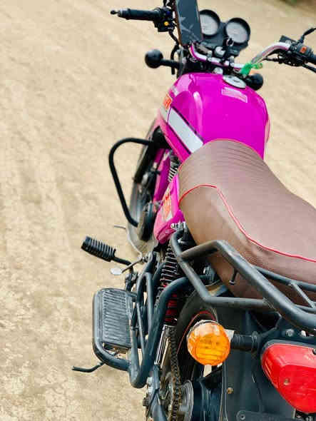 يا الله اسلام عليكم دايون للبيع موديل 22 اوراق استنساخ مكفوله كفاله عامه لون مميز. كهربائيات كله شغاله سلف هندر. شغال. نظافه. فول دراجه جيس. محرك 200 كتابه حمره السعر 1150 وبيه مجال اتصل ع رقم وبيك خير ودلل ***********
