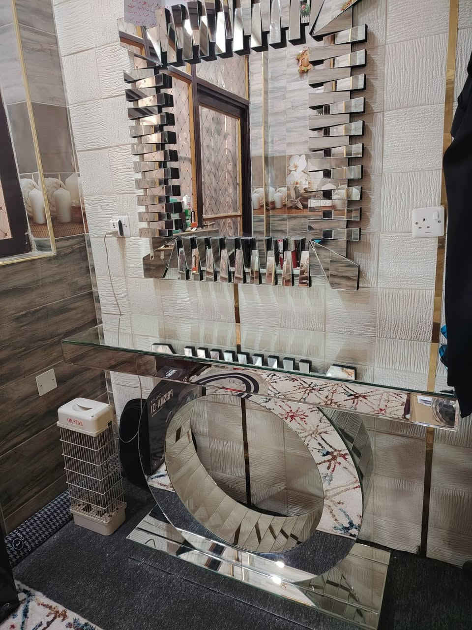 مرايا ب٥٠ ديكور واضاءة
كونسول ب١٢٥
تخم ب٢٠٠ تركي ١٠ مقاعد 
باسكل ثابت ب٦٥
مكان الكريعات


**إذا كنت صاحب هذا الإعلان وتريد حذفه لأي سبب، رجاءا أرسل رسالة إلى الدعم الفني**