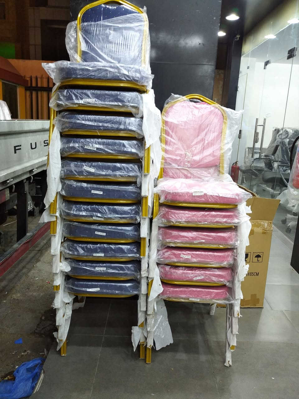 Doha furniture what's  7740 2295  
Bedfram mattress cabinet available MORE photo WhatsApp


**إذا كنت صاحب هذا الإعلان وتريد حذفه لأي سبب، رجاءا أرسل رسالة إلى الدعم الفني**