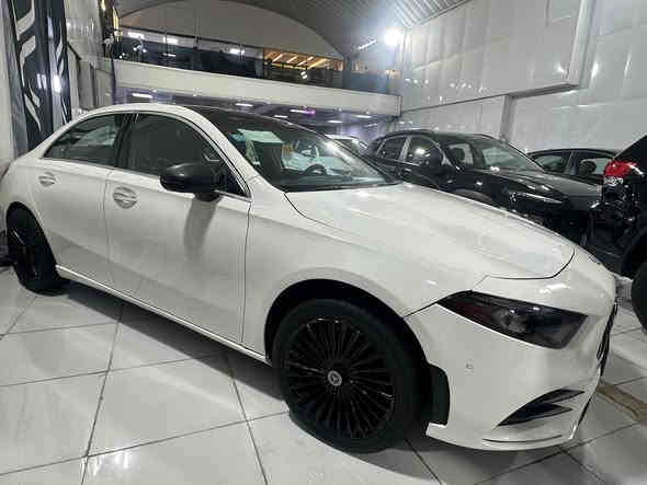 سلام وعليكم مارسدس موديل 20 حجم A220مينكة 2000 بيع ومروس سعر185 مكان السيارة لكريعات رقم ***********صور لحادث  مع لمنشنور
