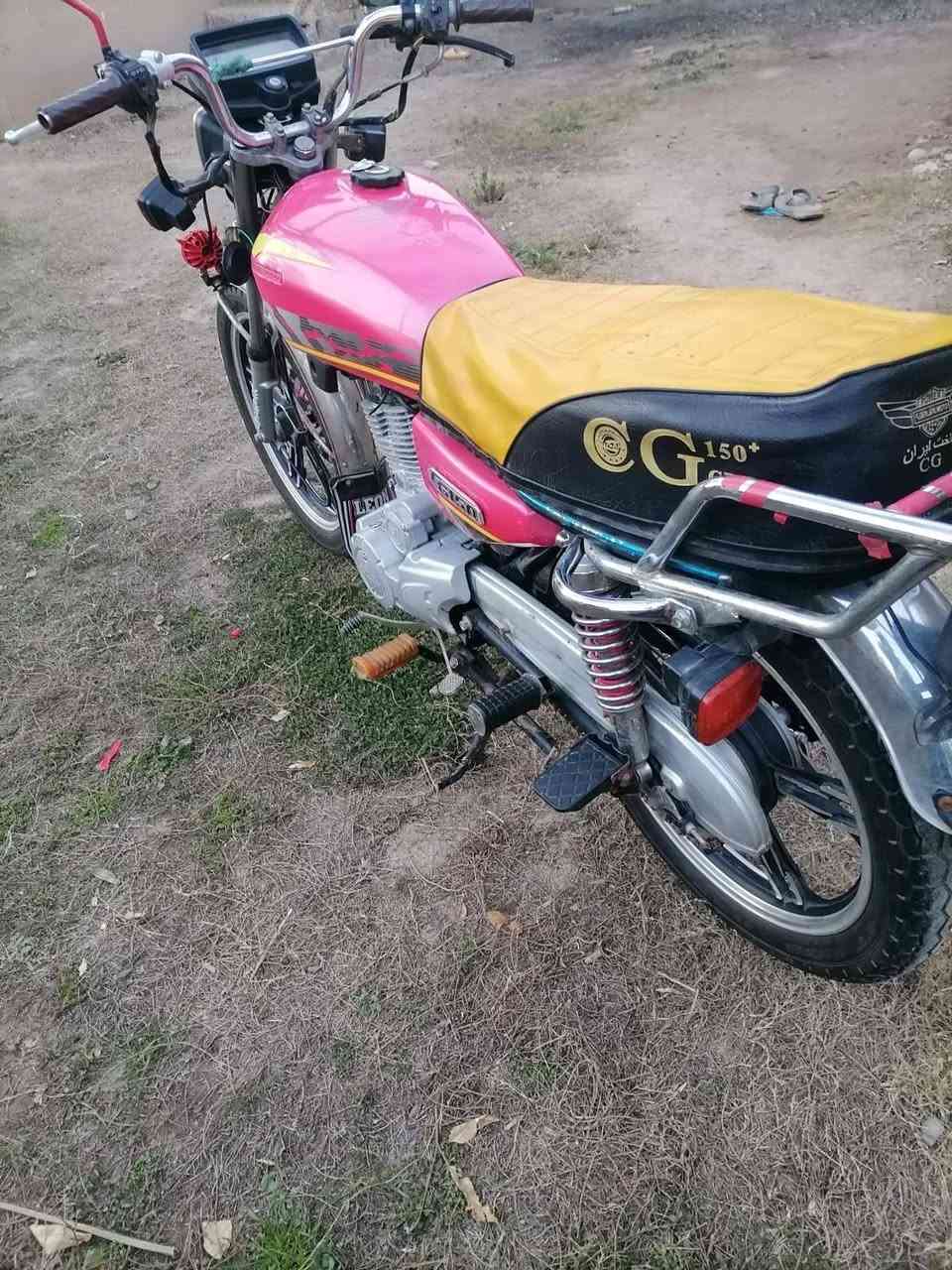 السلام عليكم للبيع دراجه سيفان موديل 2023 دراجه نظيفه محرك مكفول كهربائيات كله شغاله مابيه اي نقص أوراق اصوليه كارتونيه ومنفيس مامكمركه لايتات بومه تايرات جدد بدون كمرك السعر 525 وبيه مجال للطيبين المكان بغداد المدائن سلمان باك الاستفسار أكثر الاتصال على الرقم *********** ولي ماعاجبه السعر لا يعلق ويكسر بحلال العالم
