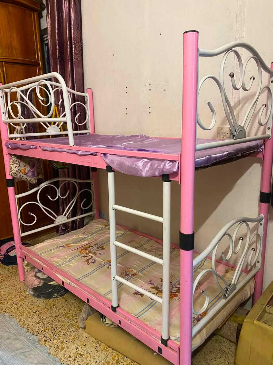 سلام عليكم جرابي نضيفات يرهمن وحده فوك الثانيه وحده بصف الثانيه سعره ١٥٠ وبيها مجال المكان القطاع ***********
