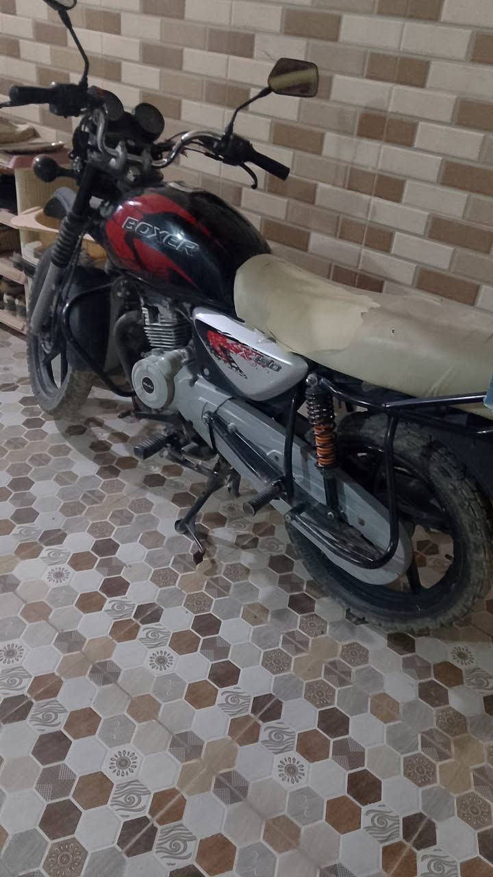 سلام عليكم دراجه للبيع بوكسر اوراق كربلاء الحسينيه ***********
