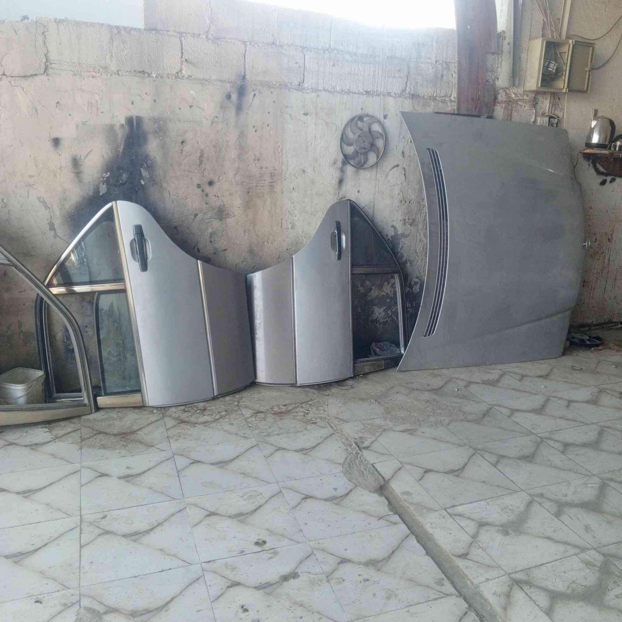 ***********
***********
