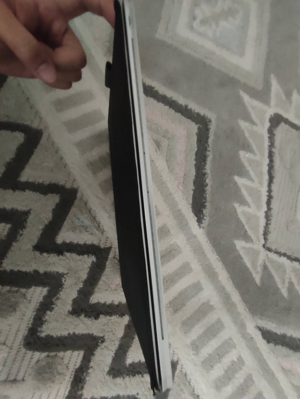 السلام عليكم
لابتوب Hp elite x2 1013 g3 النظام تالف ويحتاج فرمتة

يكلف بحدود الـ 10 آلاف و إذا عندك فلاش تكدر تفرمتة بيدك

والمس متوقف ملحقاتة بس شاحنة والجهاز يشحن طبيعي بس يرادلة شوية تحرك الشاحنة غير هذا الجهاز نضيف وما مستعمل هواي لان تاركة صارلي تقريباً شهرين سبب البيع اشتريت ايباد وبعد ما احتاجة 

قيم وأخذ بما يرضي الله 

مكاني كربلاء يم مستشفى التركي 

رقمي ***********
