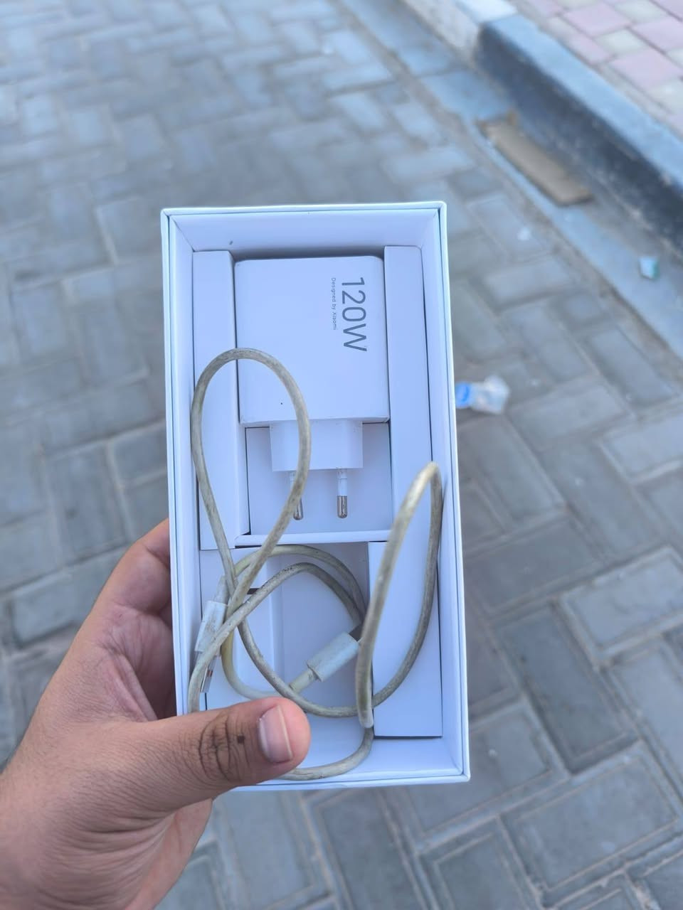 السلام العليكم ، جهاز نضيف مع الملحقات كاملة وبعدة بستيكر الشركة مابي أي عيب ولا مفتوح ولا مبدل بي شي
ريدمي نوت 13 برو بلس باللون الاسود
المعرف لا يعرف مواصفاته :
شاشة اموليد 120 فريم المقاس 6.67 بوصة
ذاكرة التخزين 512
الرام 12+12
الكامرة 200 ميكابكسل مع مثبت بصري
المعالج من ميدياتيك دايمنستي 7200 الترا
البطارية 5000 ملي أمبير مع شاحن 120W
يشحن الجهاز من الصفر للمية بـ 25 دقيقة فقط
مقاوم للماء بمعيار IP68
مكاني كربلاء توصيل ماعندي رقمي ***********
