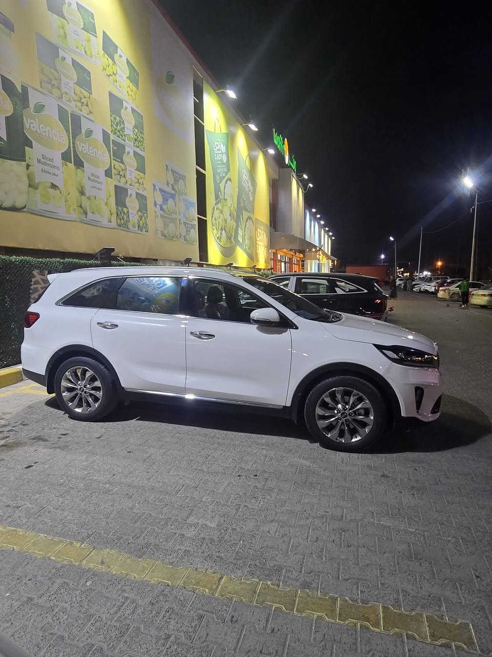 للبيع كيا سورنتو ٢٠١٨ رقم بغداد انكليزي  ٦ سلندر بنوراما  مكفوله من ضربه وصبغ وتبديل  مكينه وكير على وضع الشركه  ماشيه ٨٦ الف سعرها ٢٣٥ وبيها مجال بسيط النجف الاشرف اتصال ***********
