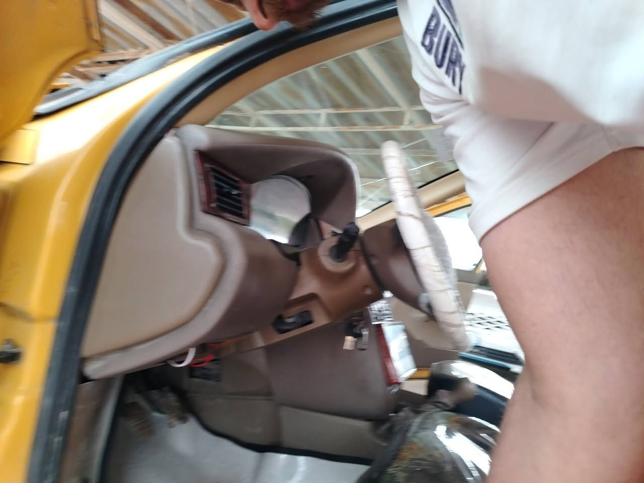 السلام عليكم
سمند 2011 رقم بغداد تبريد شغال مكينه نظيفه
سياره جاهزه تحويل ثاني يوم مكاني ديوانيه غرفه جديده
خياس ماكو غرامات هيئة كلهن يمي
للاستفسار ***********
