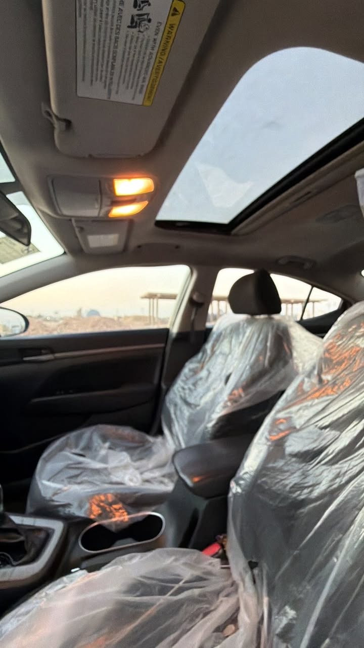 السلام عليكم ورحمة الله وبركاته
هونداي النترا 2018. فول فول مواصفات ماشيه 200 الف ك.بيها صبغ بنيد وصفحة السايق سياره جاهزه بدون اي نقص 
رقم اربيل تحويل مباشر 
السعر 12000 دولار 
دفتر وعشرين ورقه وبيهه مجال للطيبين


**إذا كنت صاحب هذا الإعلان وتريد حذفه لأي سبب، رجاءا أرسل رسالة إلى الدعم الفني**