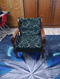 تخم صاج شغل قديم كلش حلو عشر مقاعد قنفتين واربع كراسي بس يرادله دوشمه ...