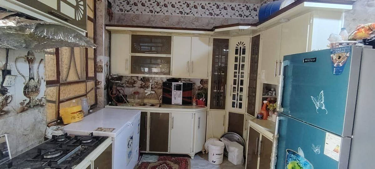 مكتب عقارات ألـــتـوبي
المساحة المطوبة 100 متر الصوب الكبير 

بناء جديد طابوق والسقف عكادة ومهيئ للطابق الثاني 

كله سراميك استقبال (برانية)ومطبخ وصالة 

وغرفة كبيرة وحمامات خارجية وداخلية وطارمة

وكراج سيارة 40 متر هذا غير مطوب ولكن هو للبيت 

فالمجموع 140 متر للستسفسار ***********
