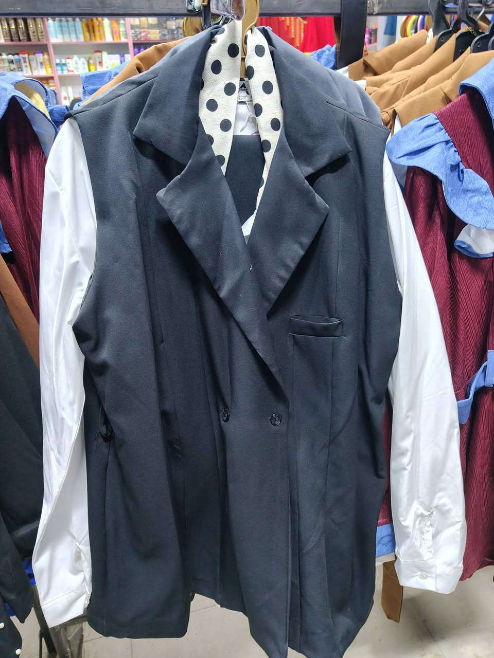 طقم كامل سترة وقميص اكو بي اكو بدونه وبنطرون فقط 30 الف وتوصيل الفين لمناطق النجف لحكو بنات ماكو هيج اسعار للحجز راسلوني او واتس ***********
