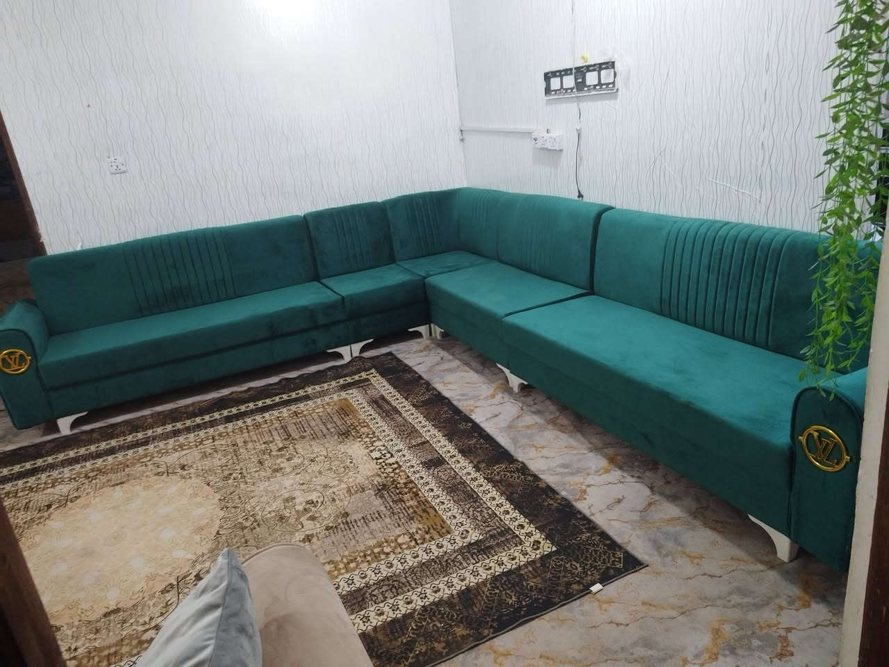 ديوان تفصال جديد غير مستخدم سعر ال١٠مقعد
٢٩٠ قفل قفل 

 المكان ابو. غريب الناحييه موجود توصيل 

***********
