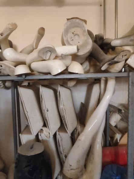 الي حاب يسفسر خاص موجود او يتصل 

***********
