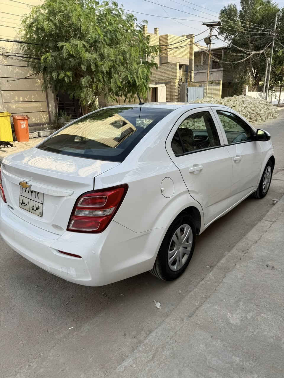 🚗 للبيع: شوفرليت أفيو (CHEVROLET AVEO) موديل 2019 🚗
السيارة خليجي شركة المنصور ( بيه طخه بل جاملغ امامي وربع بنيد ) .
كير ومحرك على وضع شركه بلاد 

• المحرك: 1600 دوش (DOHC) لنشاط واقتصادية في الوقود.

• ناقل الحركة: كير أوتوماتيك (AT) 6 نمر.

• المسافة المقطوعة: 120 ألف كم فقط
(USB عدد 2 + AUX).

• تحكم ستيرن كامل + تحكم بالمرايا كهربائياً.

• منظومة إضاءة (لايتات LED) + كشافات ضباب.

• تدفئة وتبريد ممتاز (جاهزة لكل الفصول).

✅ حالة السيارة ( جاملغ امامي صبغ وربع بنيد ):.

: رقم أربيل (قديم)، سنويه بسم شركه تحويل بأي وقت يناسبك 

• التحويل: أتعهد بل التحويل المباشر للمشتري.

📍 الموقع: بغداد - الكاظميه / 

💰 السعر: سعر مناسب جداً وبل خير على مشتري ).
سعر بيع نهائي 77 ورقه قفل سعر نهائي 

📞 للتواصل والاستفسار 
***********

