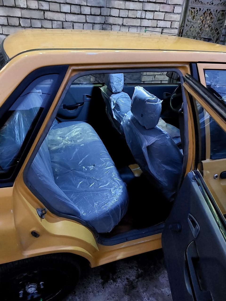 سايبا موديل 2013 رقم بغداد
 مصفره هيئه وغرامه وسياره بأسمي تحويل ثاني يوم 
تخم تاير جديد 
صدر امامي خلفي جديد 
كفالة عامة من الشواصي 
سياره بيهه بارد على كد شبر بالجاملغ الامامي مال الصدر  
وطخه بالباب وره السايق فقط 
مكينه هسه صار بيهه خيط تبخير مكفوله من تنقص 
سياره خير من الله 
سعرهه 36 وبيهه مجال حك الجيه 
مكاني بغداد الشعب 

***********
