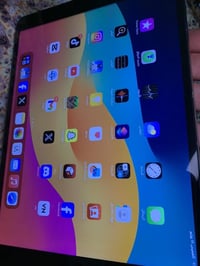 ايباد 10.5 ذاكرة 256 نضافه 95٪؜ داخل صيانه  رايده مراوس بايباد m2 وانط...