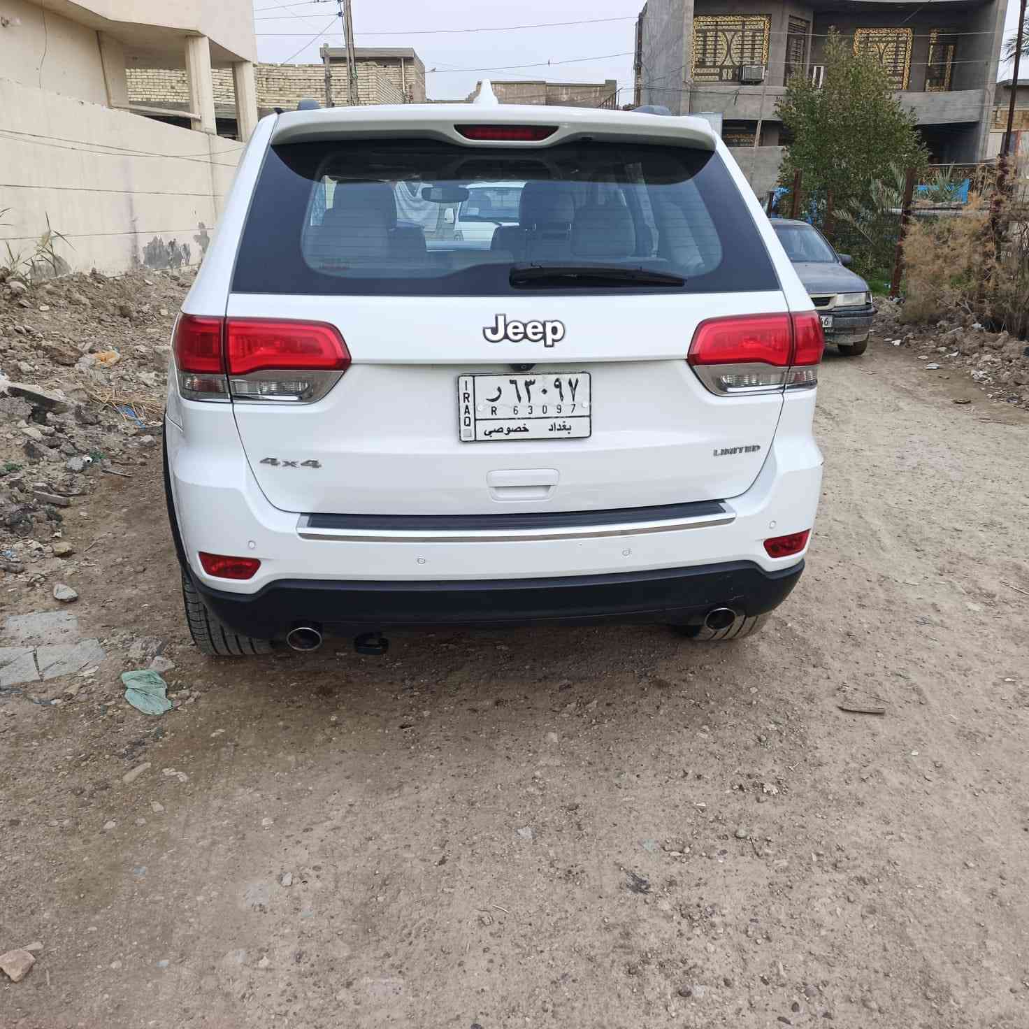 السلام عليكم جيب للبيع موديل 2018 فول مواصفات رقم بغداد بدون حادث سعره 285 وبين مجال بسيط مكاني بغداد ابو غريب 
رقم الهاتف ***********
