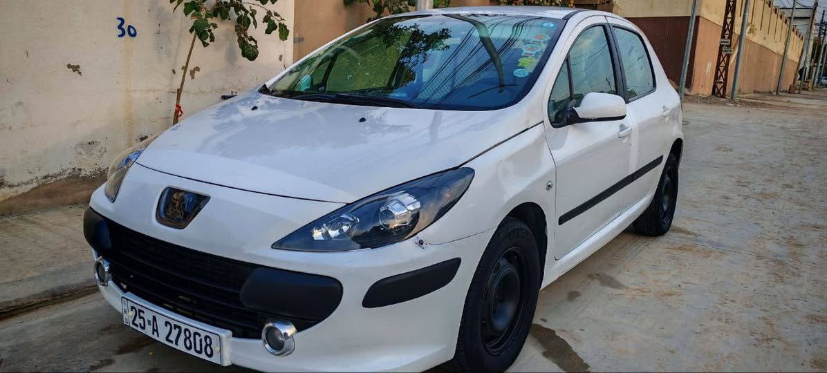 سلام عليكم بيجو 307موديل 2006سياره جاهزه من كلشي كير محرك تبريد تدفئه كهربائيات كله باقي على وضعه شركه بدون جتال ادامه كامله جام امامي جديد مبدله قايش ضمان 5سنوات دهن كير جديد مبدله سياره مايرادله دينار سنويه مشروع وطني حتى 2029رقم دولي شرط تحويل بيه بطاقه بانزين بيه فقط بونيت صبغ بدون ضربه البونيت كايم من هوى ضارب على سقفيه بيه 5سانتيم تعديل ما يبين وبيه مكانين شخط مامعدلين سياره بعده جديد مكان كركوك شراي خابر تدلل ما اجاوب على فيس بوك سعر64وبيه مجال رقم صاحبه *********** كركوك, العراق
