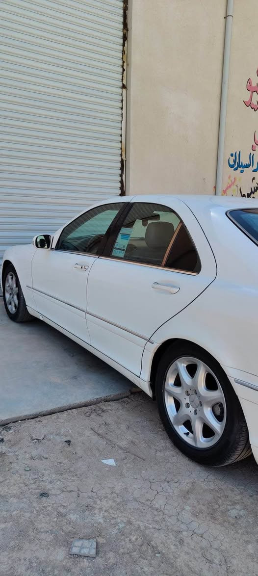 مارسيدس غواص موديل 99رقم بصرة الجديد بأسمي تحويل مباشر مكينهV6 جيوبلس اصل صعود ونزول كفاله من الظربه صبغ اربع قطع ابيع حزام .السعر 95ورقه العنوان البصرة 
*********** الزبير, البصرة
