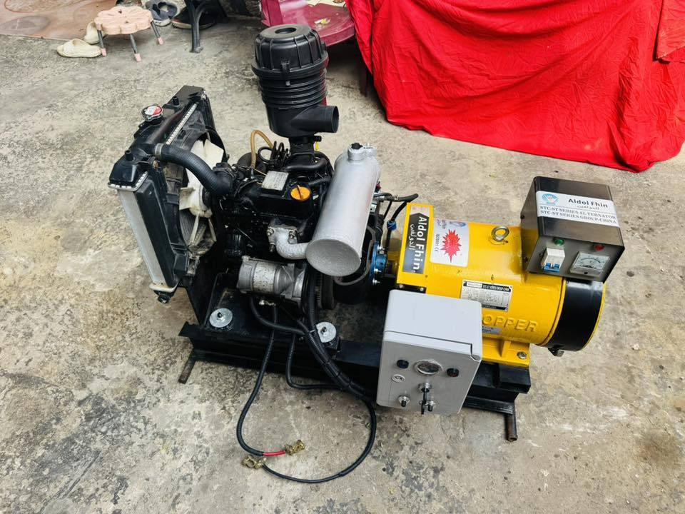 مولد ينمر ياباني 2 بستم 8 كي في 
المحرك حاوية 
توليد جديد دولفين نحاس شاصي جديد بورد جديد شغل درجى اولى صوت ناعم جدا اقتصادية بصرف الكاز عندي فديو لعملها ليحب راسل واتساب السعر 1600 
العدد مفتوح مستعد اجهز محلات وليريد بس محرك هم موجود 
مكاني بغداد 
***********
