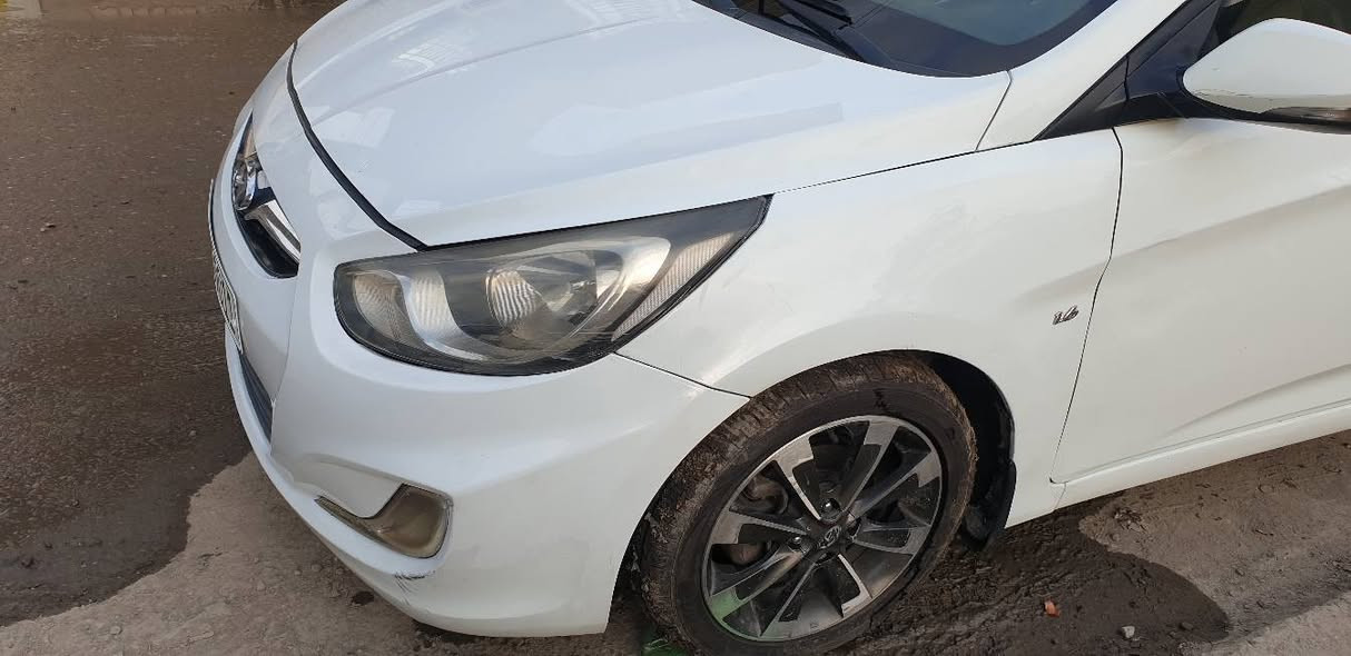 سيارة هونداي اكسنت 2012 خليجي محرك 1600 الشركة العامة تبريد تدفئة بيها صبغ بالدوسات وبارد بالجاملغ صفحة السايق بدون دواخل موجود عطل بالمحرك 
المكان البلديات 
رقم الاتصال ***********
السعر 95
