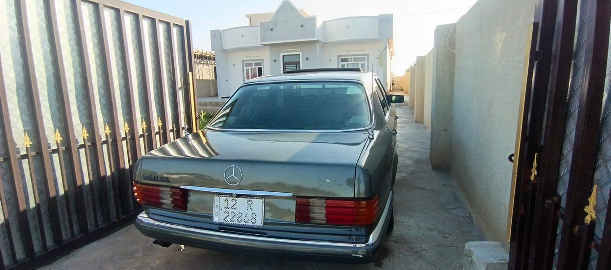 السلام عليكم 
للبيع جامبو موديل 90 غرفه نظيفة محرك بطه جديد صدر امامي خلفي جديد نقص فقط تبريد سنوية 2031
السعر 46
***********
***********
