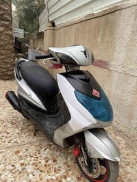 سكنس للبيع الدراجه مكينته كفاله عامه مامفتره بيه سبانه بس كفراته بيه ش...