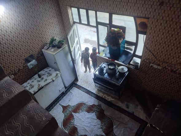 دار للبيع 100م مربعه طابو حي الوفاء منطقة 41 ع ساحه صب 
طابقين يتكون من 4غرف نوم وصاله ومطبخ واستقبال 
وصحيات السعر 140 _بي مجال للاستفسار ***********
