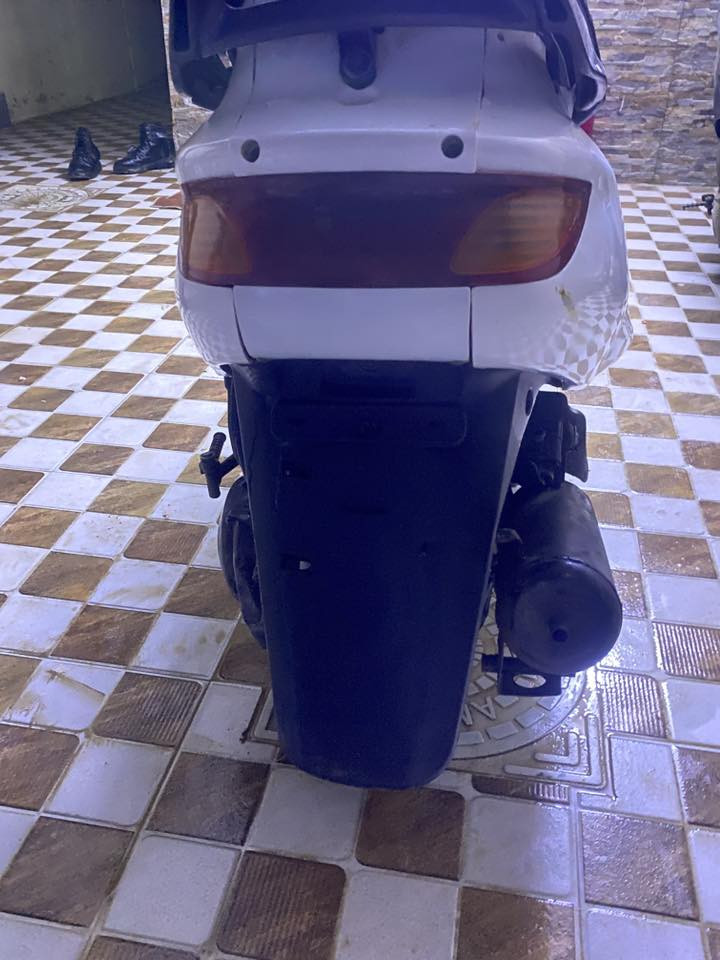 دراجه فراشه للبيع المكان ديوانيه السعر ٣٢٥وبيه مجال الرقم ***********
