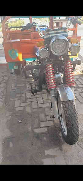 من رخصه الادمن المحترم ستوته مديل 2020رقم سنويه انكليزي باسمي تحويل ثاني يوم كهربائيات كلهة شغاله زوج تايرات جدد باتري جديد يعني الستوته ماناقصهة شي سعرهة 2250وبيهة مجال حك الجيه ***********
