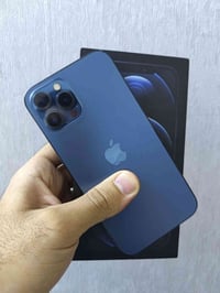 يالله لبيع ١٢برو ماكس مكفول وتر غراضه كامله بطاريه ٧٧ وذاكره ١٢٨ شحن ف...