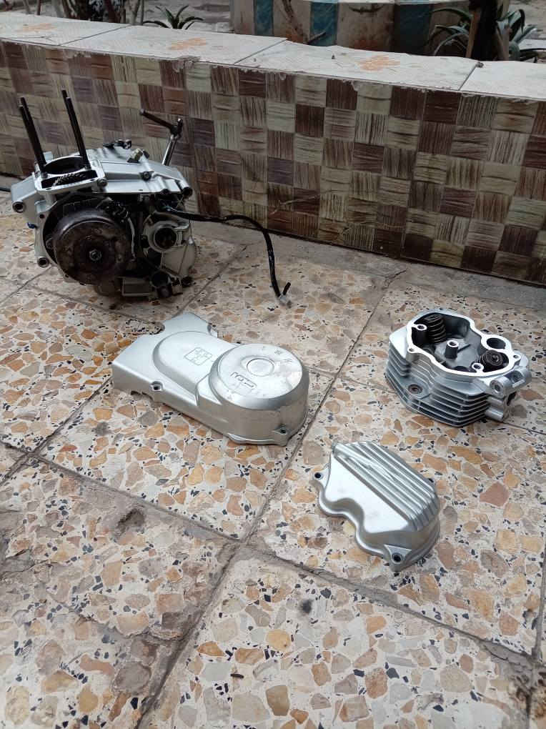 سلام عليكم طابوكه محرك نامه شلامجه أيراني مالدراجه نامه موديل 22 بلاديه الكرنك لاطش ومفطور ضارب الفشكه الكير شغال كلشي شغال محرك بعده جديد وبلادي ايشي مامبدل بي وكور هستوني مشتري جديد شديته يوم واحد وفتحته بعده جديد هوه ولفاته وقبق  الفيلس مالمحرك البلادي ابيعهن كلهن الطابوكه والقباقه والكور مو تجيني تكلي يشتغل مفطور تصلحه ماتصلحه انه بايعه تفصيخ سعرهن كلهن الطابوكه والقباقه والكور سعرهن 65 مكاني العماره حي الحسين جديد هذه رقمي *********** واتساب راسل عمارة, ميسان
