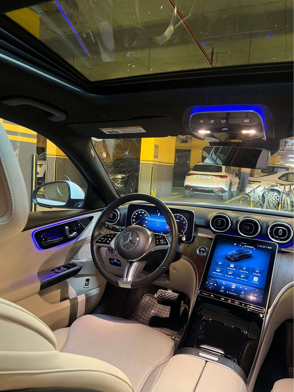 Mercedec c300 2024 4matic clean 
کلین تایتڵ زەمان
 دەعمیەکانیشی بەشەرت بۆیاخی نیە ساردی نیە دەعمی نیە تەنها 9 هەزار ڕۆشتوە وەک سفر ماوەتەوە 
مواسفات :
سڵاید_ناوزەرد_کوشن هیتەر_کوشن خەزن_سوکان کارەبای_سندوق شەفت_ڕادار ٣٦٠_ناو لید ٦٤ ڕەنگ ئەگۆڕی_شاشە ئەلکترۆنی_سێ مۆدی لێخوڕین 
ئیکۆ-نۆڕمال-سپۆرت_خەتی جادە_تەحدید سورعە
شەحن وایەرلێس-لایت لید زینۆن داینامیک
 گێڕو مەکینەو کارەبایی بەشەرتی یەک مانگ 
سەنەوی تازەیە بە ناوی خۆمانەوەیە 
سعر:$365 معامەلە
***********
*********** السليمانية, العراق
