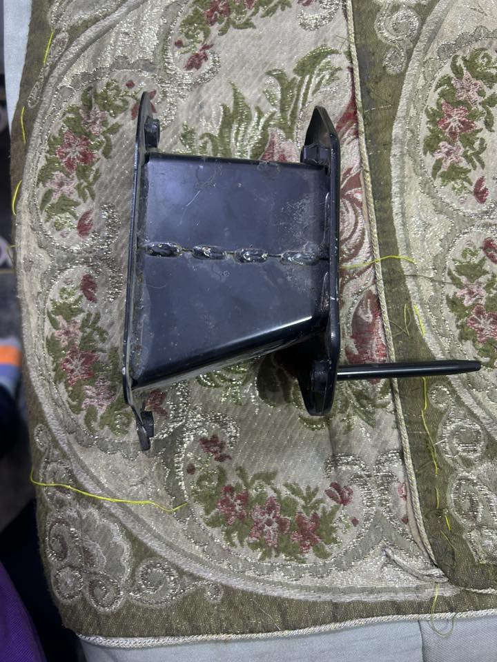 السلام عليكم براكيت حديده تك يمنه السعر ب40
***********
