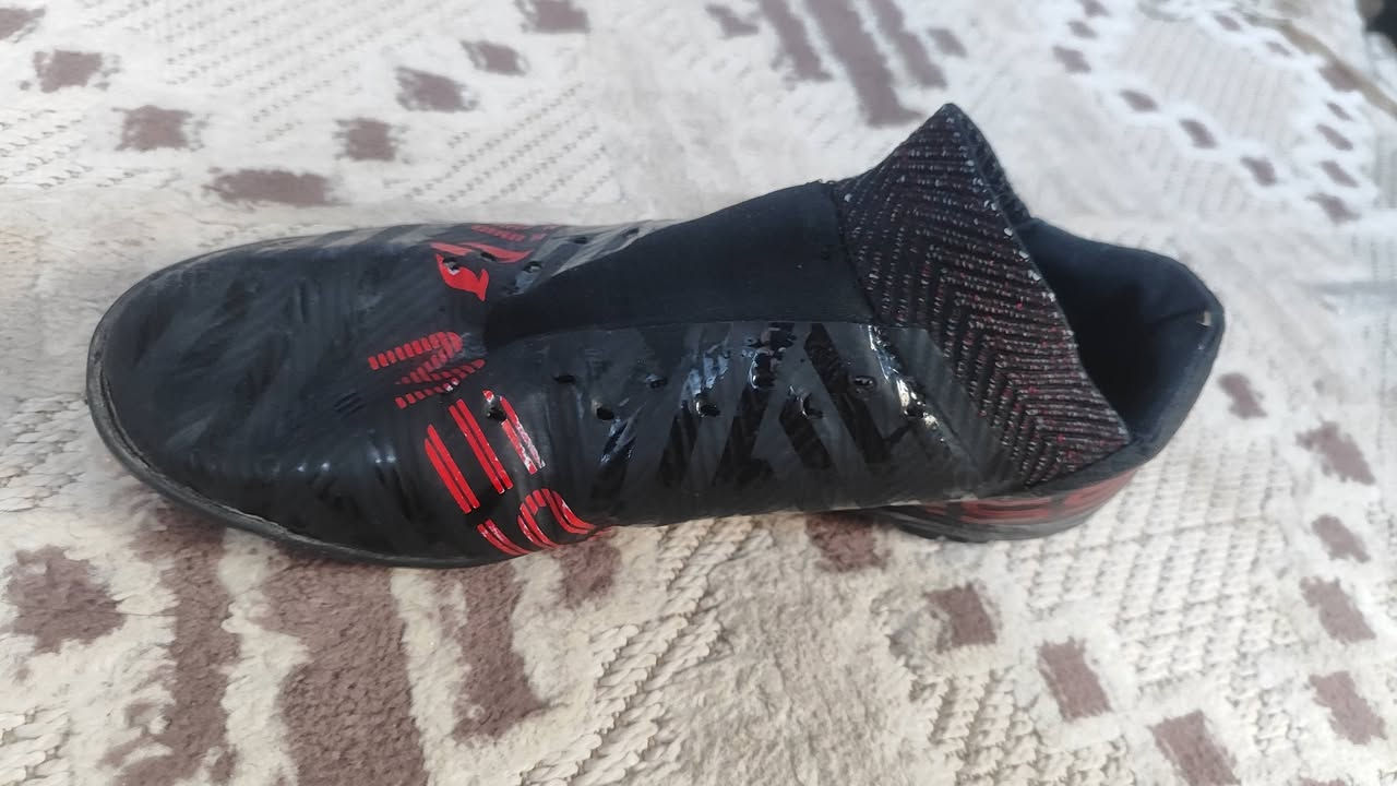 سعر القطعه 10 الف
حذاء نايك قياس 42 
وحذاء مسي قياس 42 
باله تايلندي 
توصيل 4  جميع المحافظات العراق 
وهديه جواريب نايك او اديداس ويا اي طلب وتدللون 
توصل خاص او ***********
