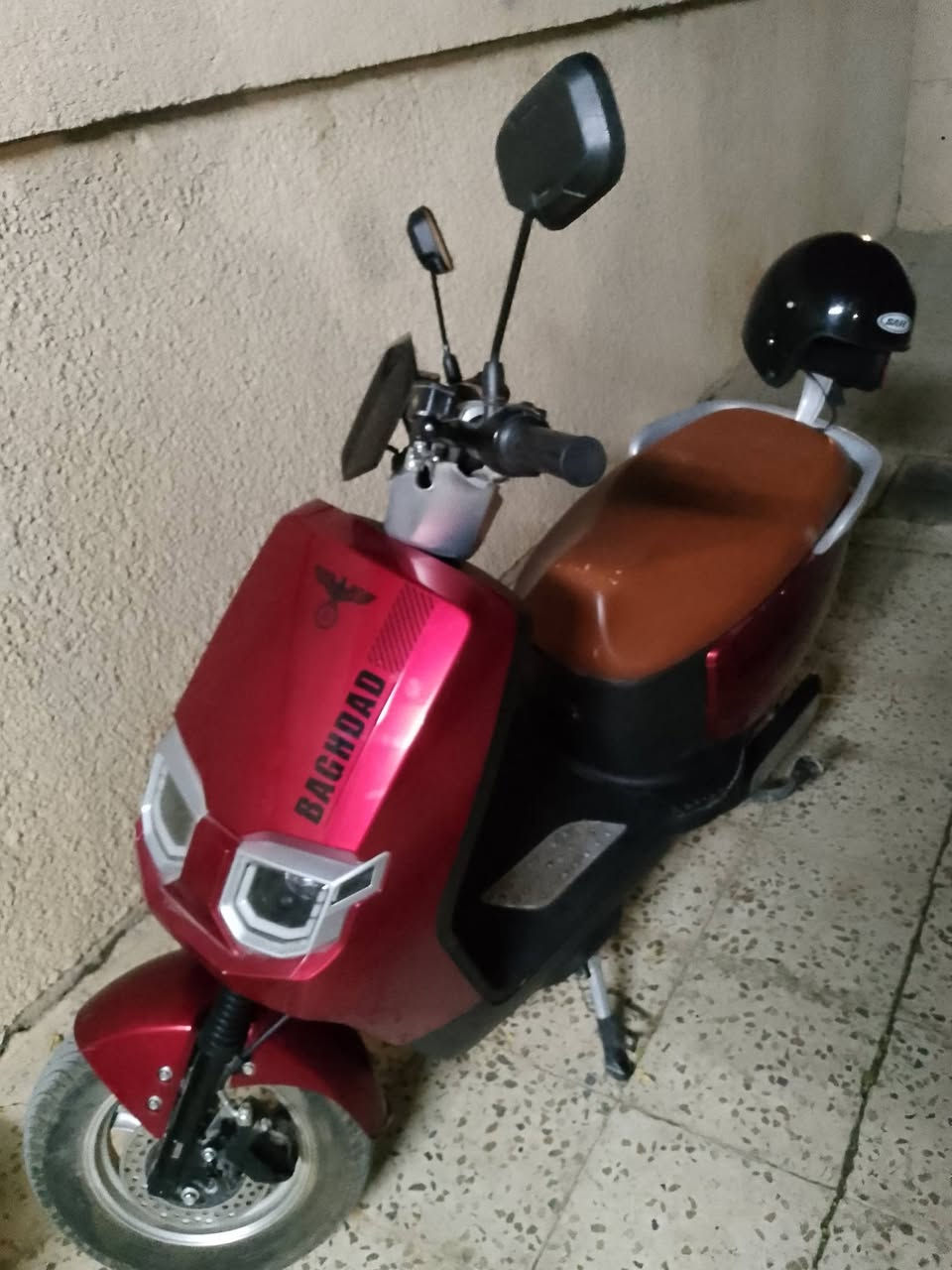 دراجة شحن ما صالي ٤شهر من مشتريها دراجة نضيفة ستة بطارية وياهة خوذة المكان بغداد رقمي ***********
