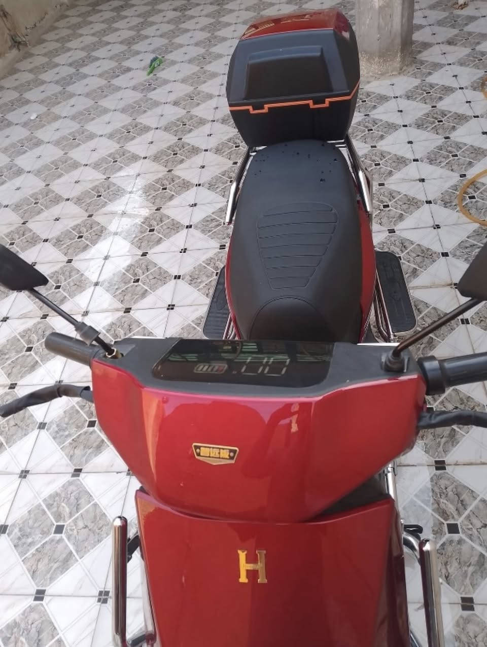 سلام عليكم دراجه شحن للبيع 
صارلي خمس اشهر من اشتريتها نضيفه كلش 
الشراي والي يريد تفاصيل عن الدراجه يجي خاص ***********مراسله واتساب او اتصال 
مكاني كربلاء سعرها 625 وبيها مجال للشراي
