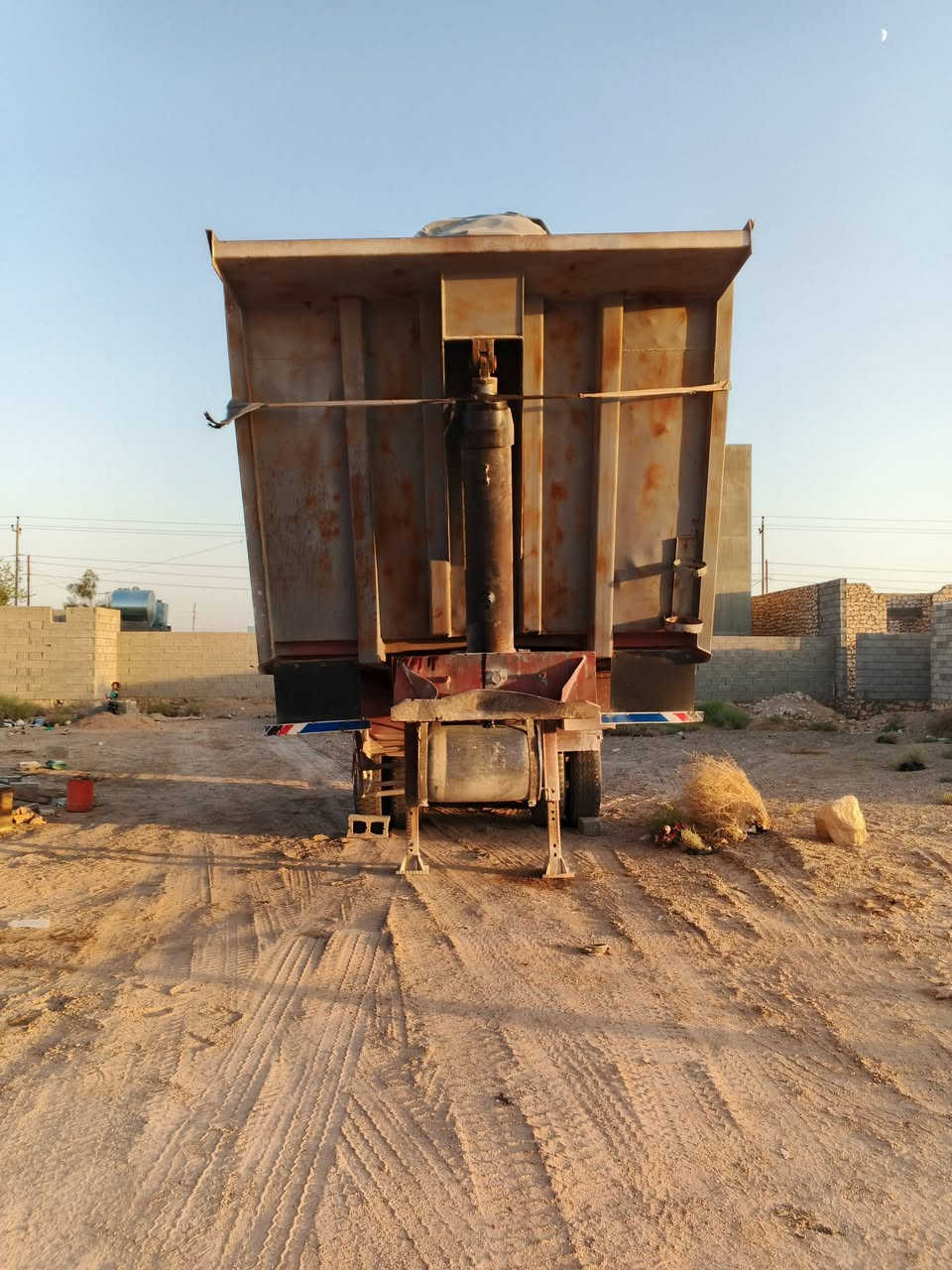عربانه البيع حدادت ابو عمر
مجموعه 16 
تايرات نص عمر 
ذرعه 29ستندر 
سعر 110دفتر وعشره بيه مجال 
رقم الهاتف ***********
مكاني رمادي
