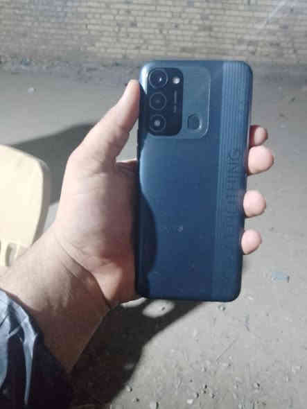 موبايل البيع السعر 70الف حي الحكيم الاولى شارع بيت خليفة ***********
