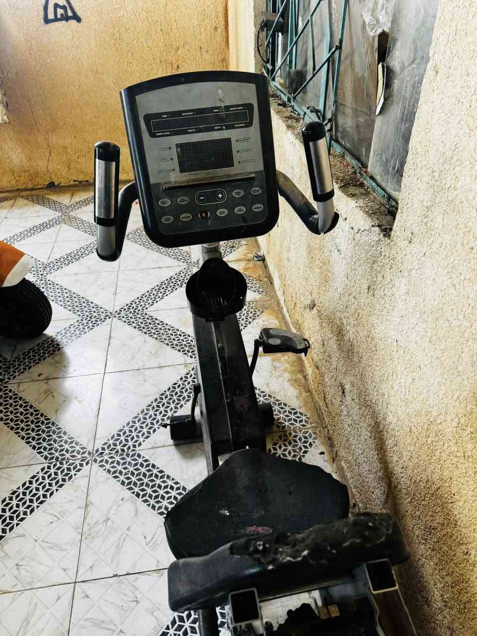 دراجه شحن تركناها شهر ونكسرت شاشتها وما شتغلت بيها عله عاطلها زاد جهاز بايسكل


**إذا كنت صاحب هذا الإعلان وتريد حذفه لأي سبب، رجاءا أرسل رسالة إلى الدعم الفني**