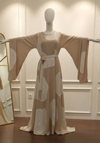 فستان طويل • لبسة أولى • مقاس 60-95