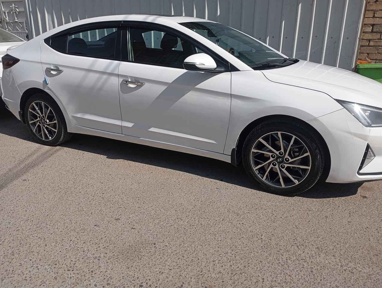 سلام عليكم النترا خليجيه موديل 20فول مواصفات شركه العامة محرك 200دوش كيرايتي مكفولات  برغي مامفتوح بيهن وسوناربتاريخ جديد بس باردالي واضح غيرهاي مكفوله وين ماايعجبك وديها رقم بغداد دولي جديد هزه جديد سنويا 30بسمي وشرط تحويل مكانها بغداد شعب سعرها 156رقم ***********
