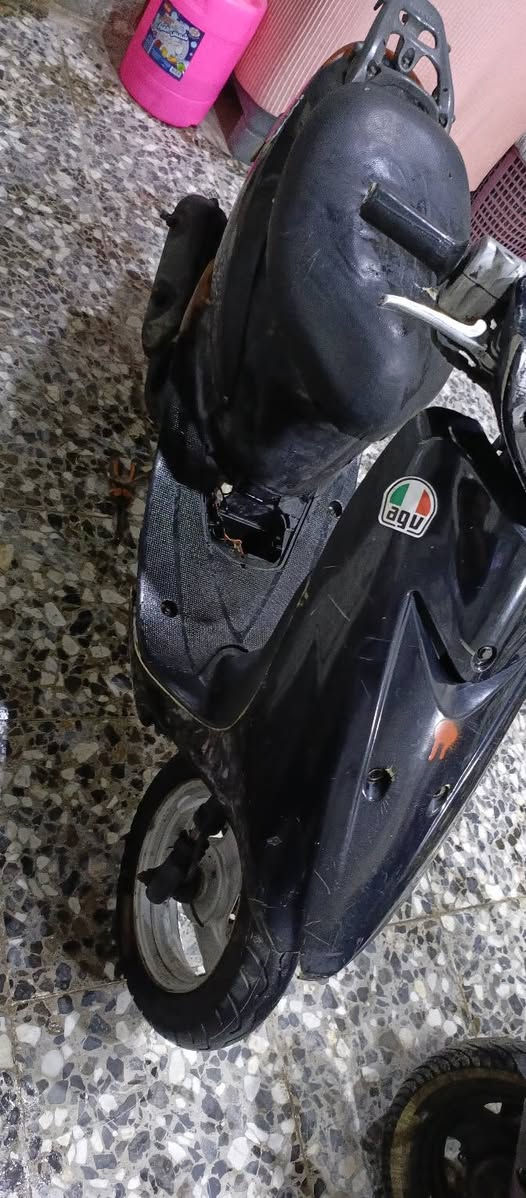 سلام عليكم دراجة عصفورية للبيع مكينة تخبل اكسن مكفول كلجات جدد دراجة مثل ما موضح بل صور مكاني الامين الثانية السعر 250وبيهة مجال بصيط لاستفسار اكثر مراسلة الرقم *********** موجود واتساب
