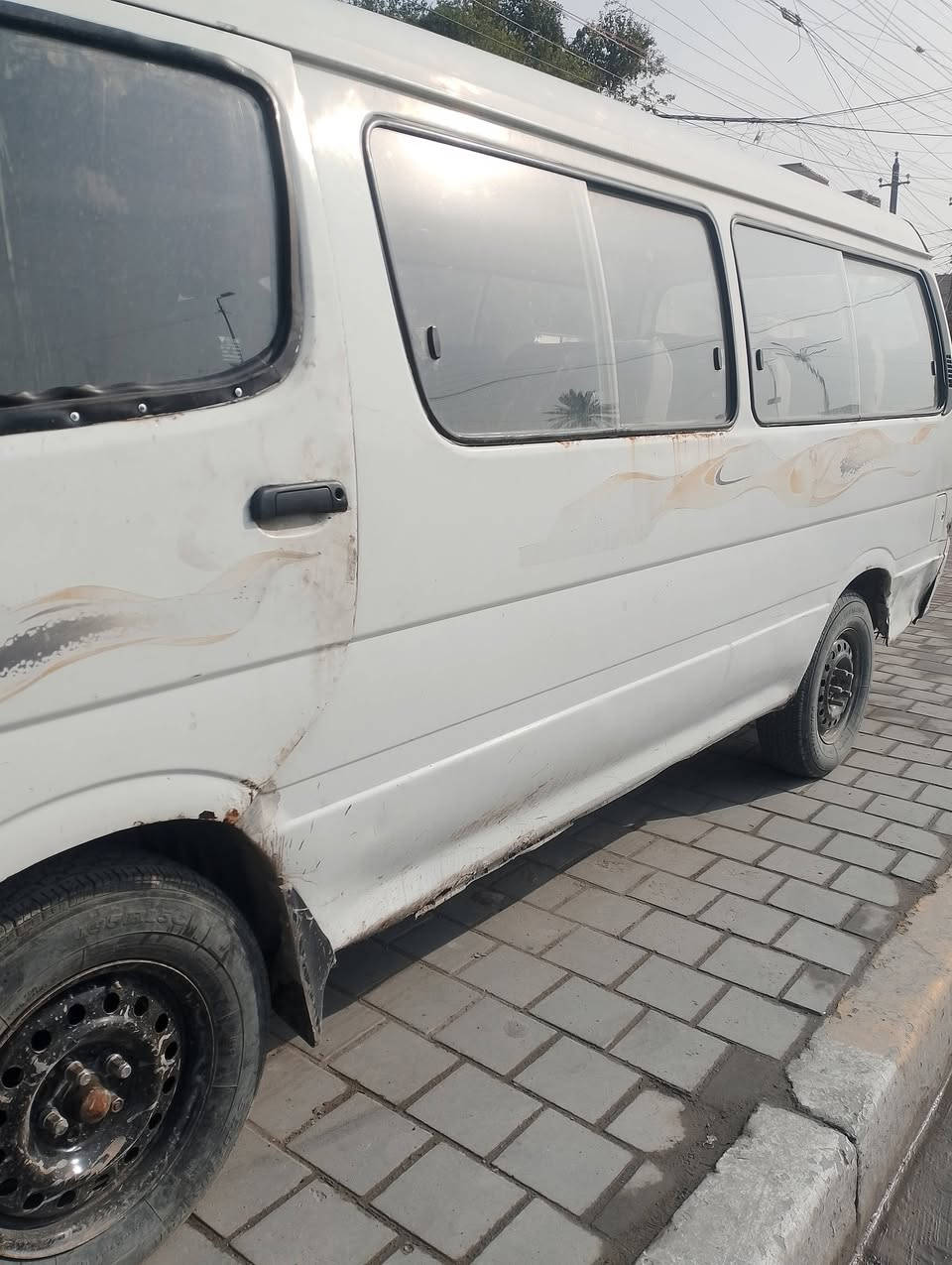 سياره للبيع موديل 2011 مكينه مكفوله كير اوتوماتيك سنويا عضم عاج العنوان بغداد  ***********
